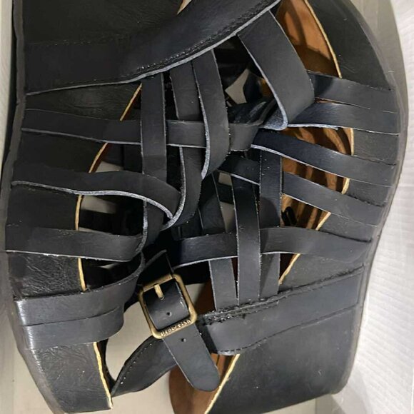 SIZE 7- BLOWFISH MALIBU BLACK STRAP WEDGES - Picture 4 of 6
